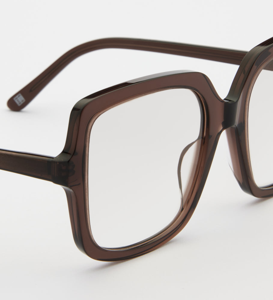 Elara Dark Brown Readers