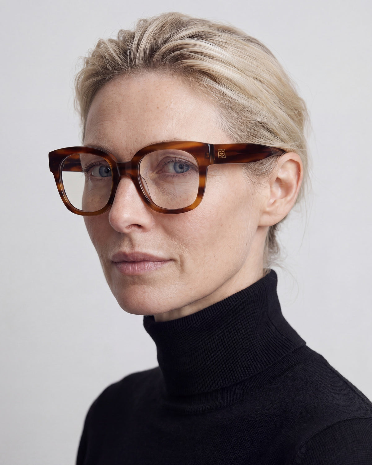 Chloe Brown Readers, worn, side