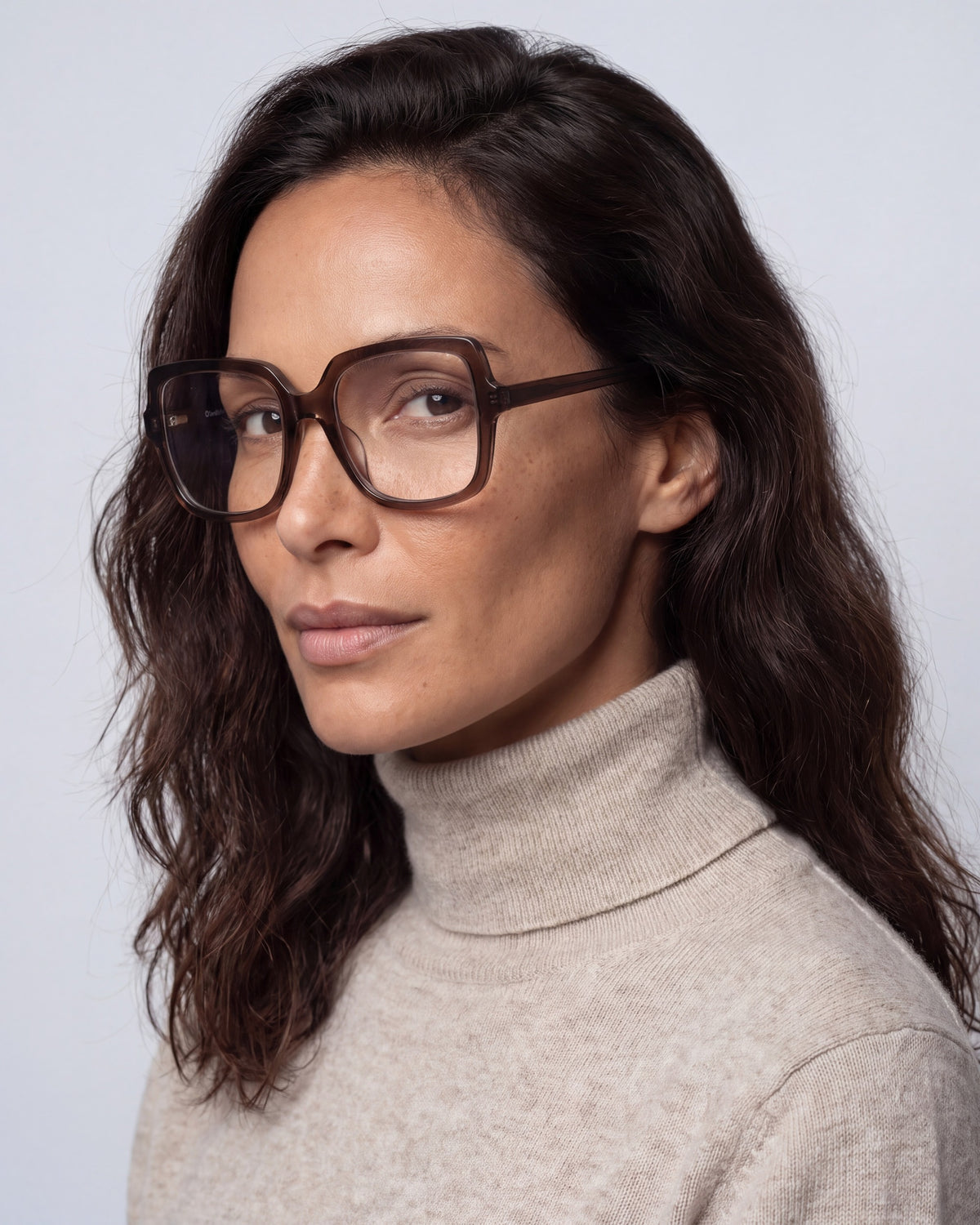 Elara Dark Brown Blue Light, worn, side