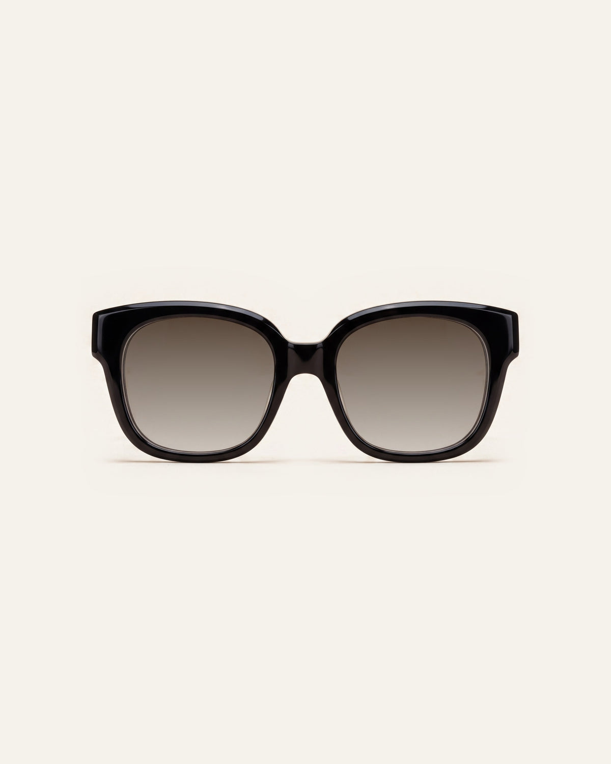 Chloe in black, front, Sun lenses