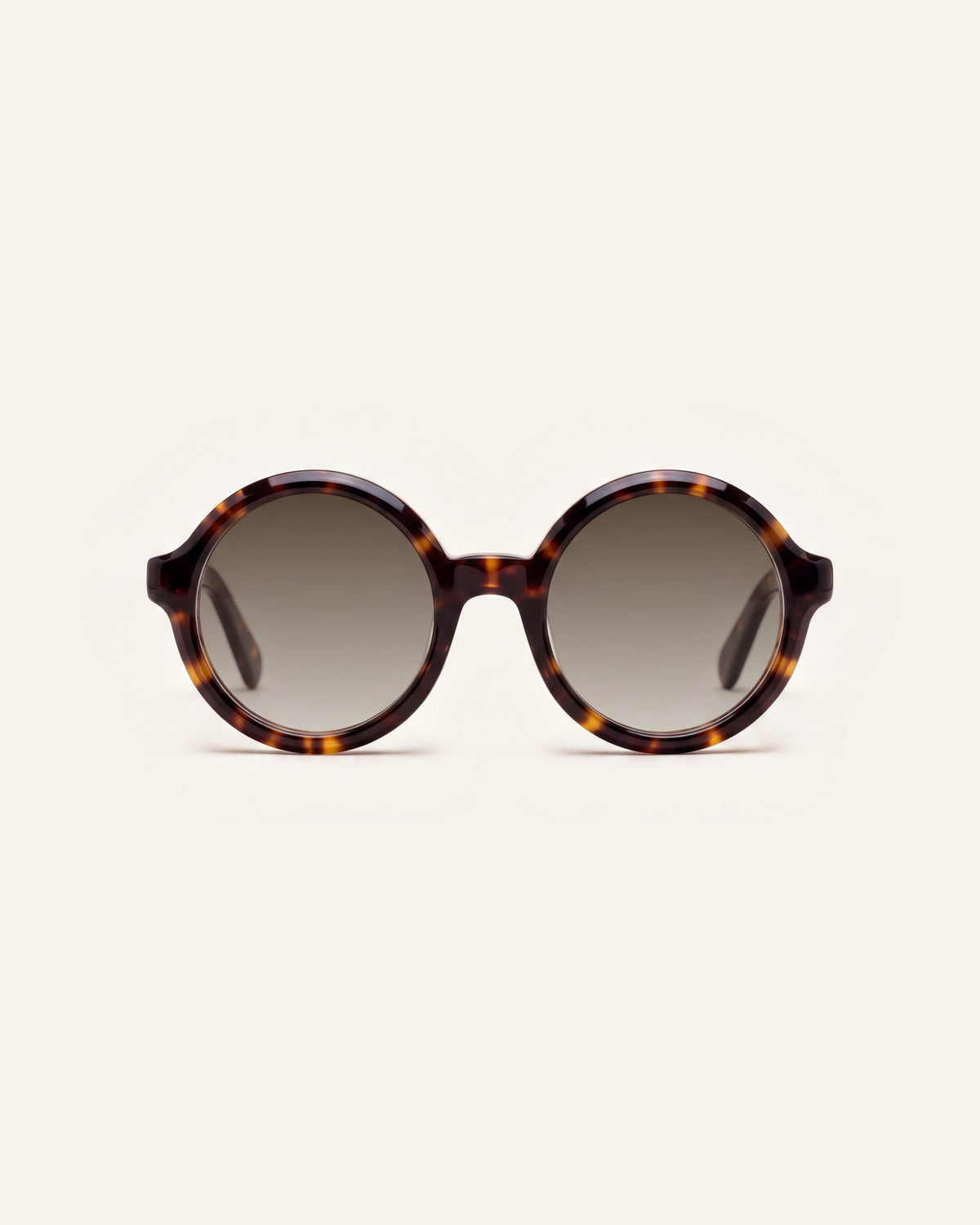 Rakel in tortoiseshell, front, Sun lenses