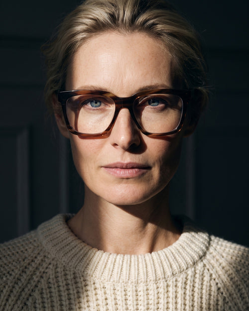 Therese Dark Brown, editorial autumn portrait