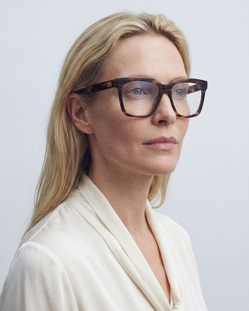 Therese Dark Brown Readers